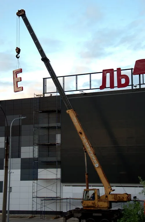Sign installation crane